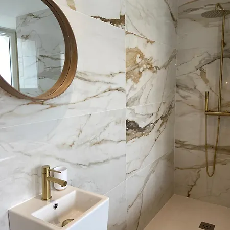 Le Cocon Du Desir - Balneo Et De Gamme *