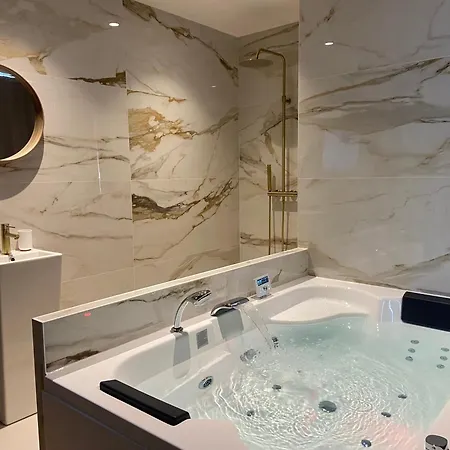 Le Cocon Du Desir - Balneo Et De Gamme Daire Saint-Nazaire (Loire-Atlantique)