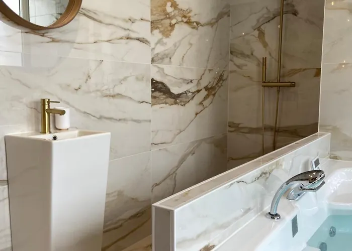 Le Cocon Du Desir - Balneo Et De Gamme *