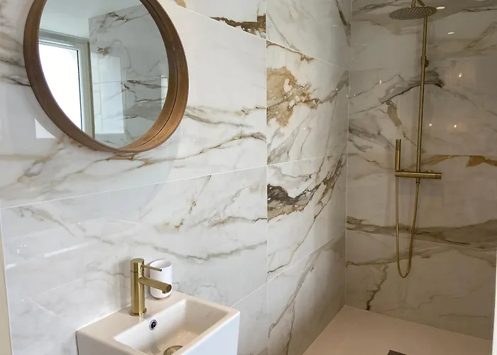 Le Cocon Du Desir - Balneo Et De Gamme *