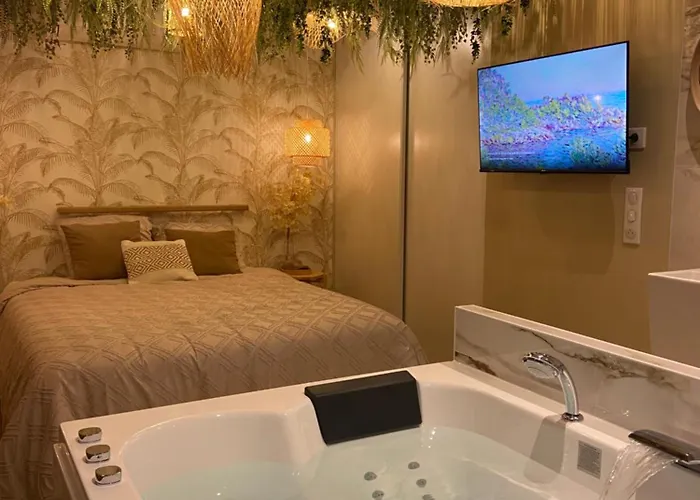 Le Cocon Du Desir - Balneo Et De Gamme